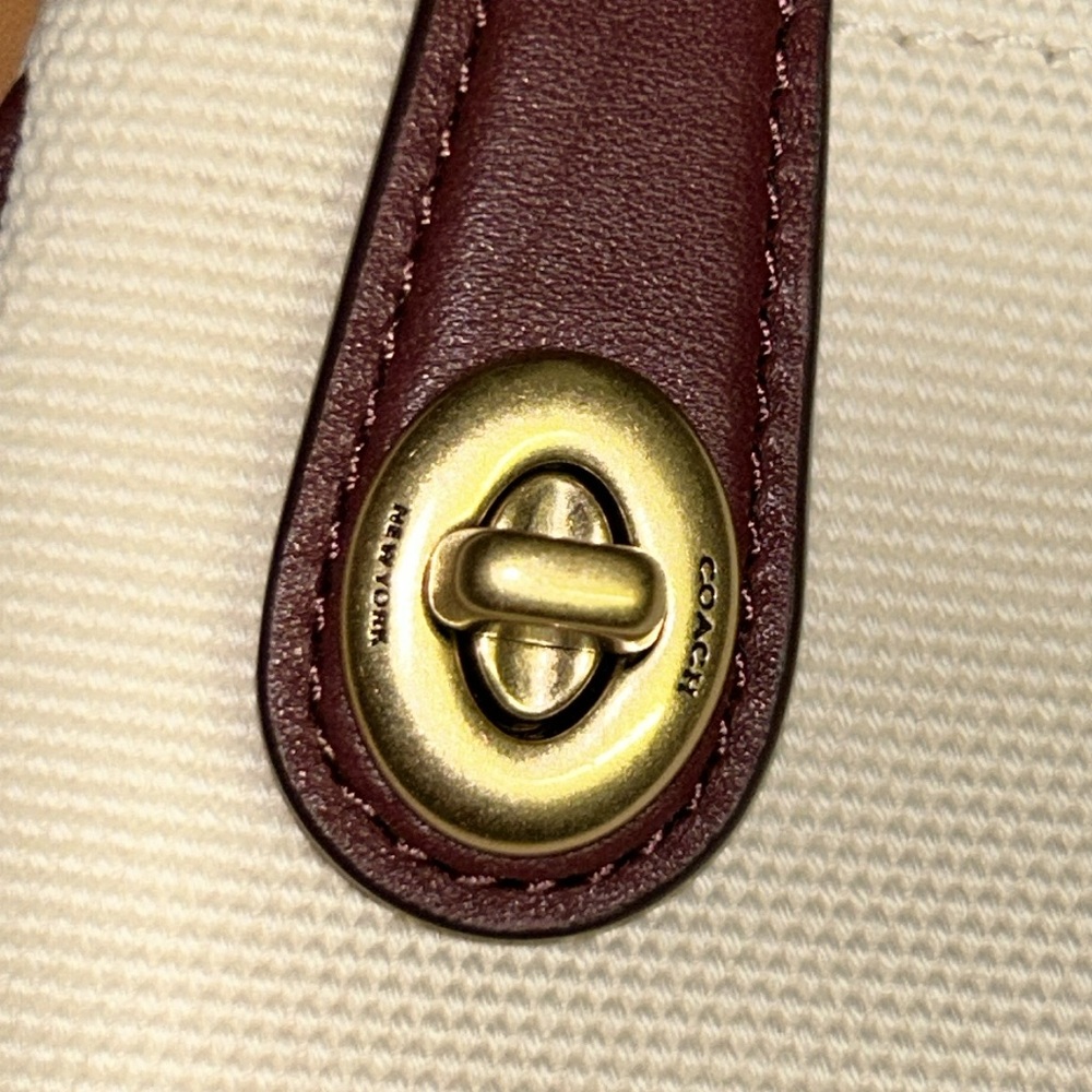 NWT Coach ✨Japan Exclusive ✨ Coach Coffee Shop Clutch - Picture 4 of 12